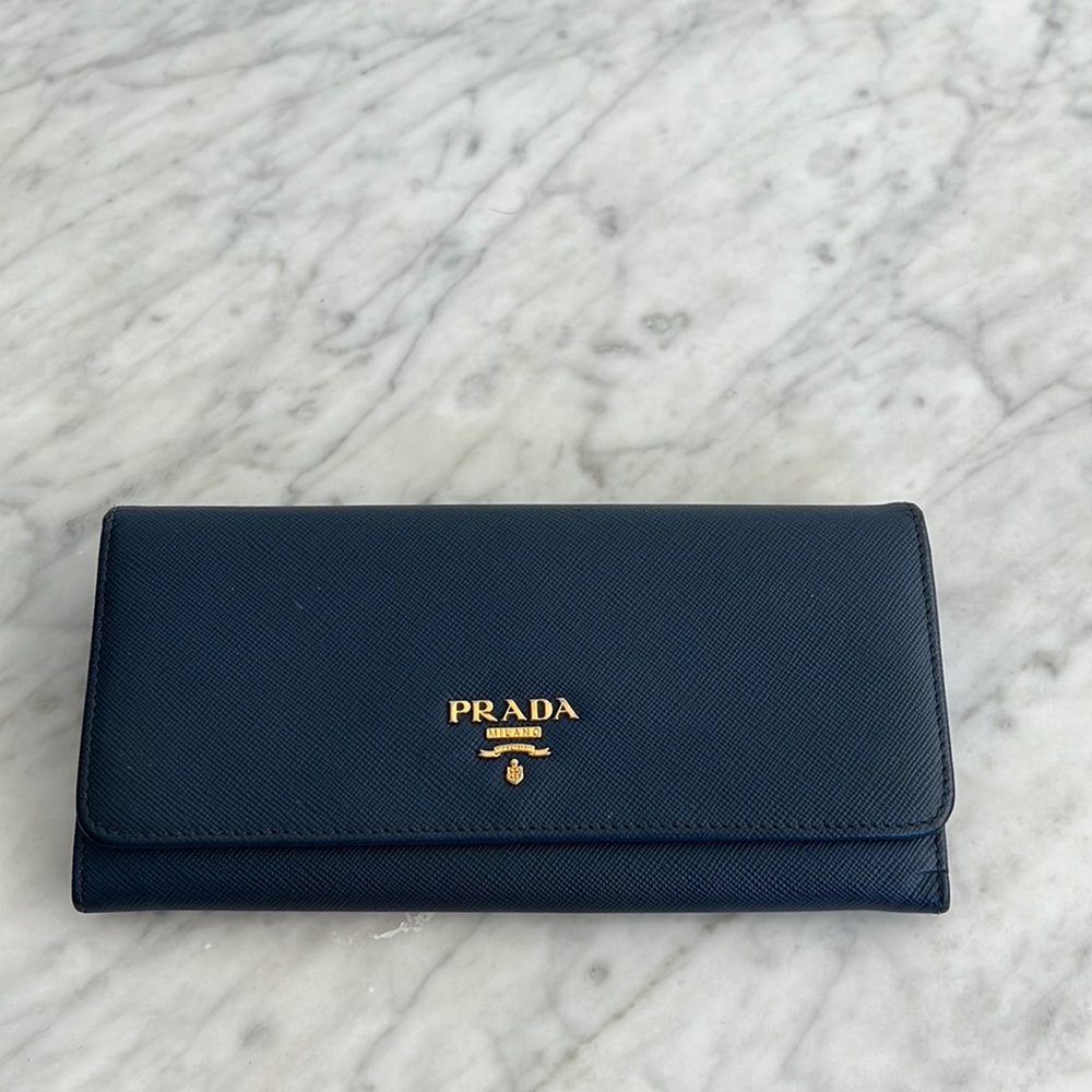 Pre loved Prada Saffiano Wallet